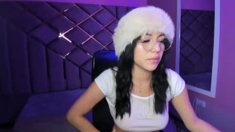 poly sasha  online show from April 7, 2:46 am