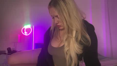 Portia Banks online show from December 15, 4:50 am