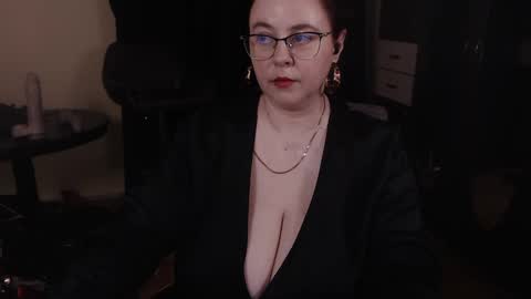 PoshMistres    online show from December 15, 2:37 pm