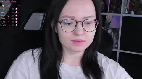 Robyn online show from November 20, 5:03 pm