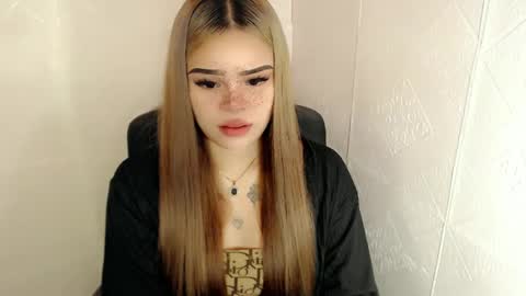 MAXXINE online show from March 9, 10:30 pm