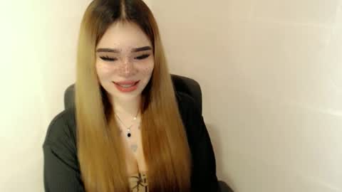 MAXXINE online show from April 26, 3:04 am