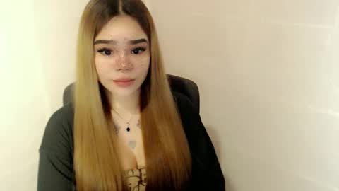 MAXXINE online show from April 24, 3:31 am