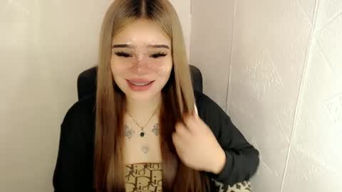 MAXXINE online show from March 11, 11:01 am