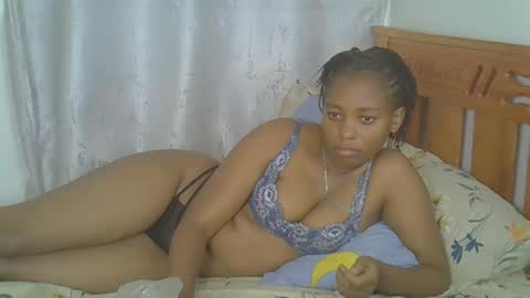 preetty_queenie1 online show from April 28, 2:27 am