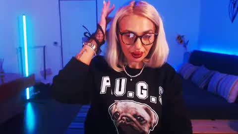 Victoria online show from December 14, 8:08 pm