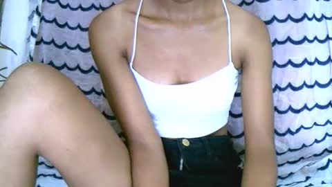 prettiethalia online show from January 9, 8:52 am