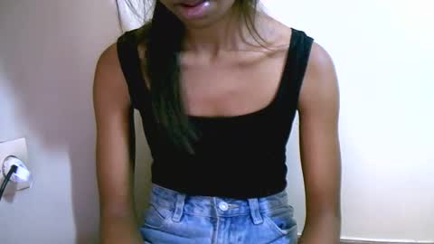 prettiethalia online show from February 7, 10:08 am