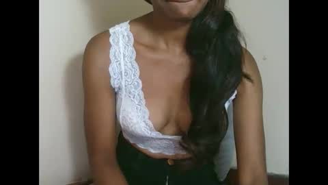 prettiethalia online show from October 25, 10:45 am