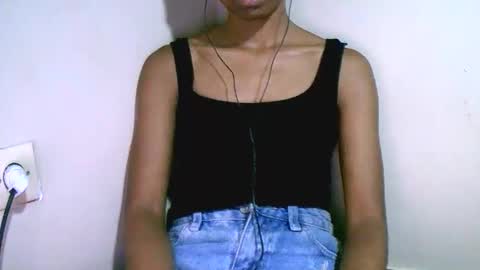 prettiethalia online show from January 31, 7:11 pm