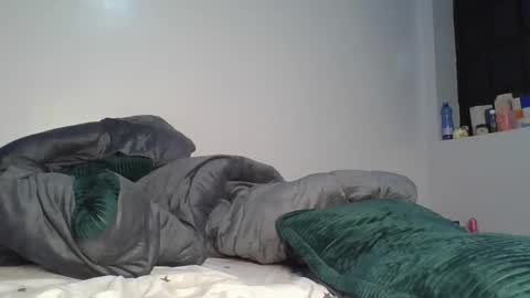 Pretty online show from March 24, 5:40 pm