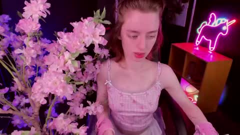 Lady vikki  online show from April 20, 6:16 am