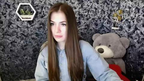 anna online show from April 17, 9:00 am