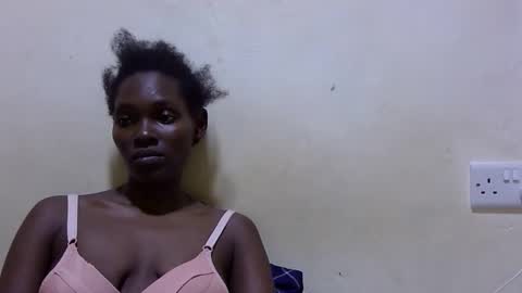 pretty_leila1 online show from April 1, 2:25 pm