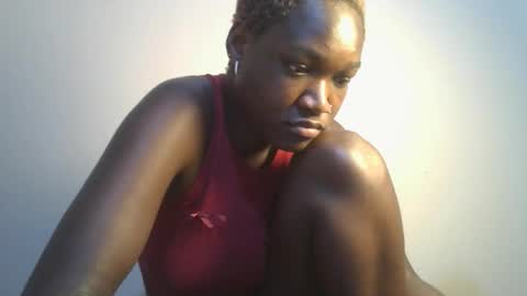 pretty_lucie online show from April 14, 5:57 pm