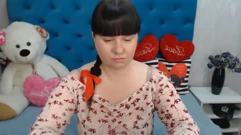 Snapshot of pretty_malika chatting on February 15, 6:33 am pretty_malika online show from February 15, 6:33 am
