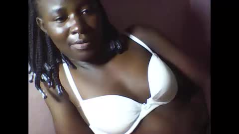 Snapshot of pretty_mine chatting on December 6, 7:00 pm pretty time online show from December 6, 7:00 pm