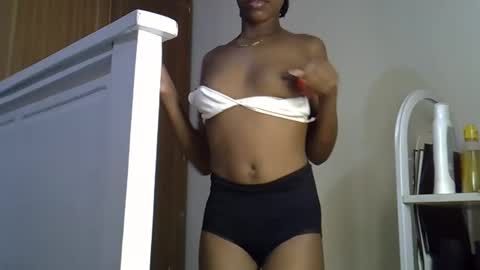 pretty_petite24 online show from January 14, 6:49 pm