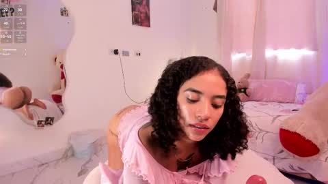 pretty_pettite online show from March 18, 8:25 pm