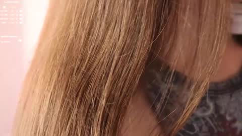 Elina online show from October 28, 9:15 am