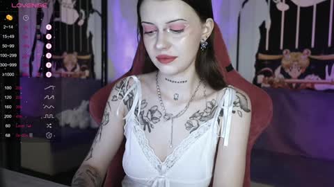 Violet online show from December 13, 9:58 am