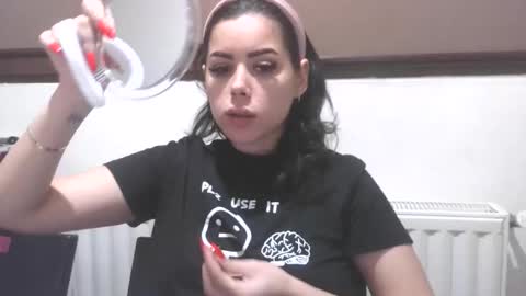 prettyjulliette online show from February 7, 5:39 pm