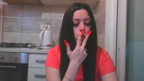 prettyjulliette online show from April 1, 1:52 pm