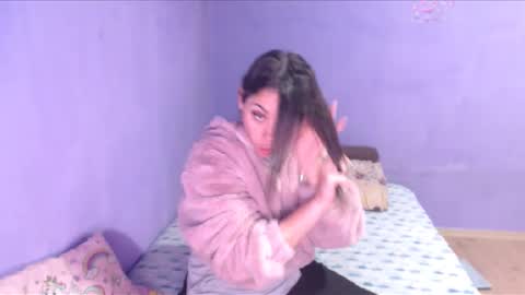 prettyjulliette online show from March 1, 7:19 am