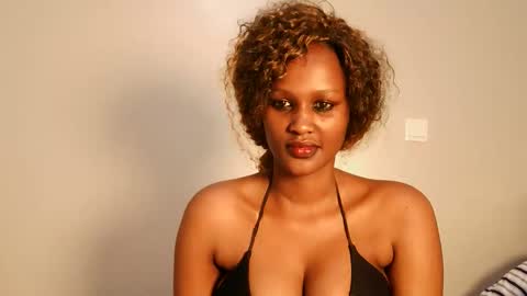 prettykeilaa online show from April 22, 9:01 pm