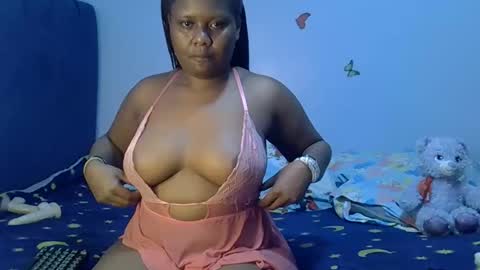 prettymel1 online show from April 15, 10:32 pm