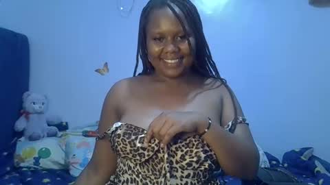 prettymel1 online show from March 22, 5:19 pm