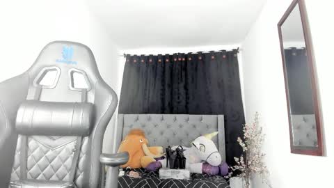 Laura  Onlyfans   40OFF online show from March 2, 6:16 am