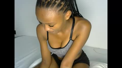 prettyquiny254 online show from October 15, 5:26 pm