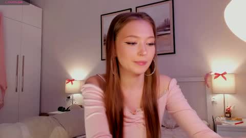 Princess Diana online show from April 5, 7:13 pm