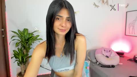 princessluna_14 online show from February 9, 10:01 pm