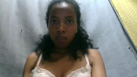 prisca880319 online show from April 15, 6:41 pm
