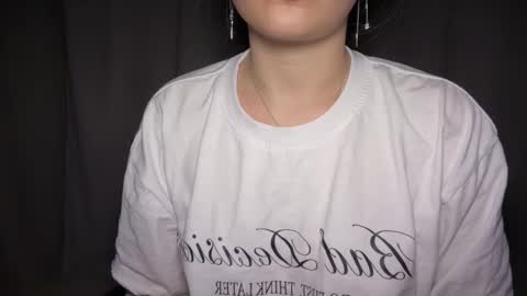 moli online show from March 31, 6:30 pm