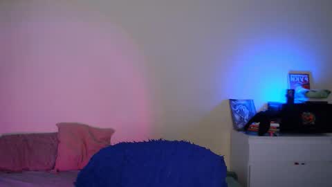 EsteticHouse online show from October 18, 5:04 pm