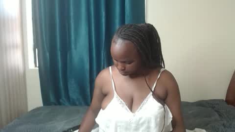 Essy online show from March 21, 11:15 am