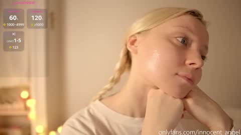 Snapshot of pureangeldolores chatting on December 24, 2:44 pm i dont do shows for free. watching here silently and waiting for me to start showing you something for free is useless online show from December 24, 2:44 pm