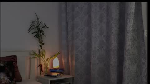 Isabelle online show from February 19, 6:40 pm