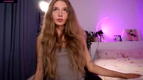 Snapshot of purple_baby chatting on October 7, 4:55 pm Sasha  wait you here 6 of November. will celebrate my B- day online show from October 7, 4:55 pm