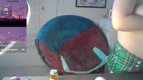 Snapshot of purplekushmama21 chatting on January 14, 12:14 pm Lil Kush  online show from January 14, 12:14 pm