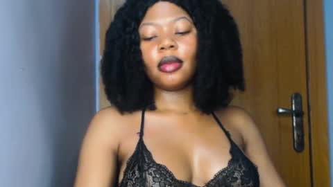 stella online show from February 24, 9:19 am