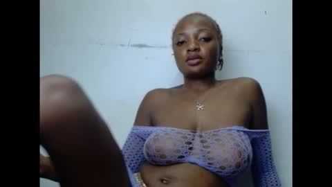 pussyxwetx online show from December 13, 8:26 pm