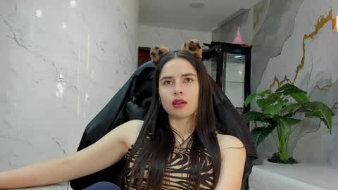 Qetsyah online show from April 10, 2:23 pm