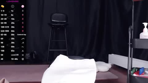 qianqian_ online show from March 7, 5:31 pm