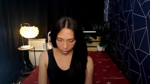 queen_gia online show from April 1, 1:41 pm