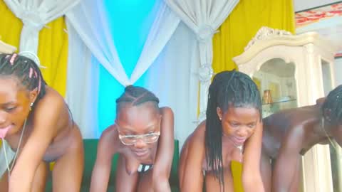 queen online show from March 15, 11:51 pm