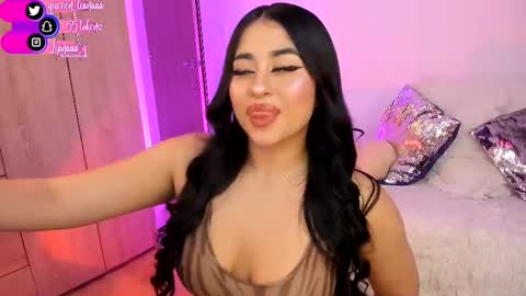 Snapshot of queen_liana chatting on February 19, 6:11 am Liana  online show from February 19, 6:11 am